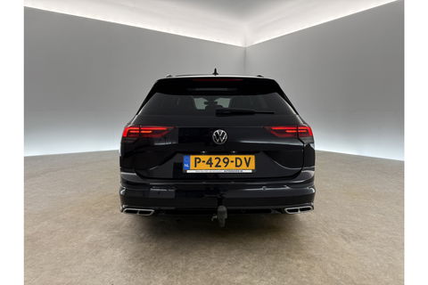 Volkswagen Golf 1.5 eTSI R-Line 162PK DSG Pano Trekhaak Sfeer Virtual Clima LED Carplay Navi PDC 18"LMV Stoel/Stuurverwarming