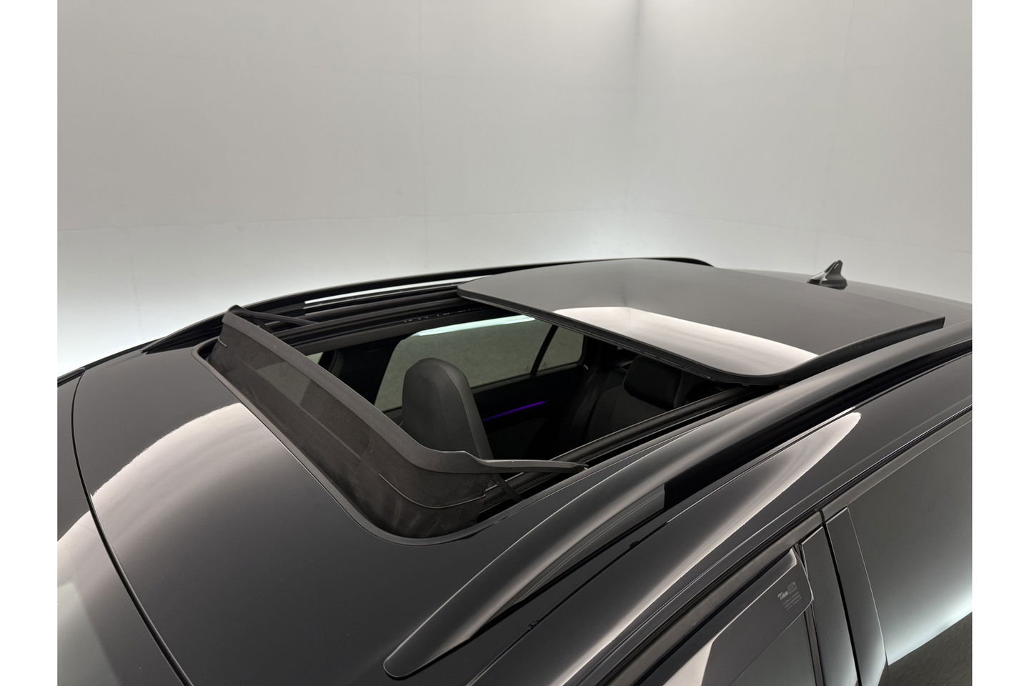 Volkswagen Golf 1.5 eTSI R-Line 162PK DSG Pano Trekhaak Sfeer Virtual Clima LED Carplay Navi PDC 18"LMV Stoel/Stuurverwarming