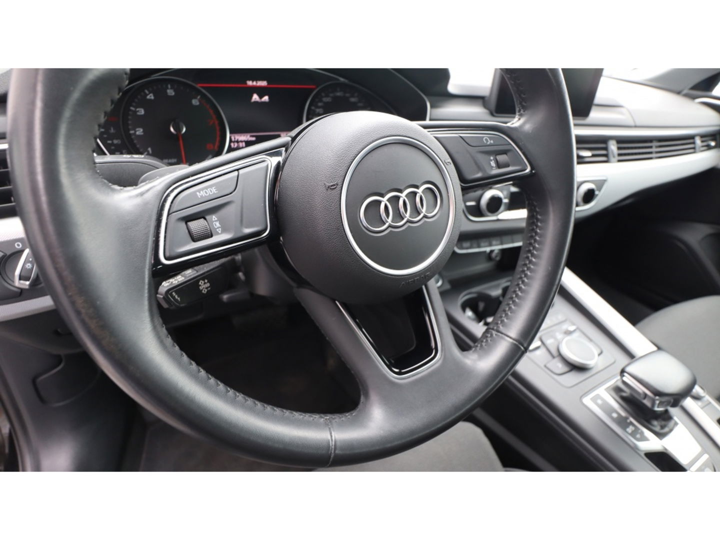 Audi A4 Avant 2.0 T MHEV Sp L.E | 192PK | Sprot | 3 zone Clima | Led