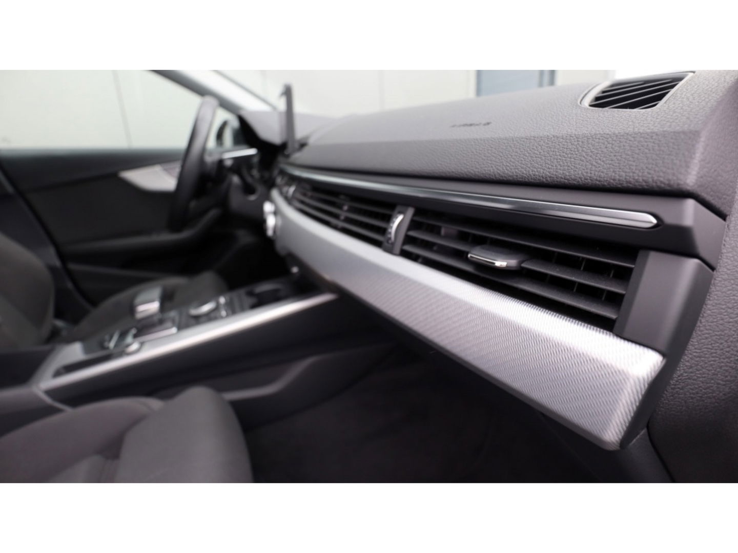 Audi A4 Avant 2.0 T MHEV Sp L.E | 192PK | Sprot | 3 zone Clima | Led