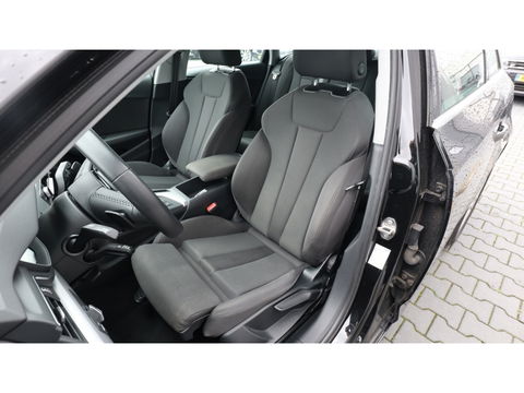 Audi A4 Avant 2.0 T MHEV Sp L.E | 192PK | Sprot | 3 zone Clima | Led