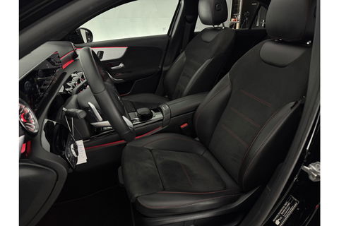 Mercedes-Benz A-Klasse 180 AMG Pano Sfeer Burmester Camera Virtual LED Memory Seats Clima Cruise Navi PDC 18''LMV