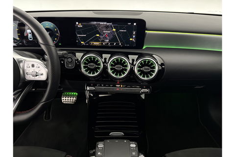 Mercedes-Benz A-Klasse 180 AMG Pano Sfeer Burmester Camera Virtual LED Memory Seats Clima Cruise Navi PDC 18''LMV
