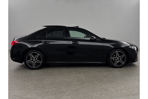 Mercedes-Benz A-Klasse 180 AMG Pano Sfeer Burmester Camera Virtual LED Memory Seats Clima Cruise Navi PDC 18''LMV