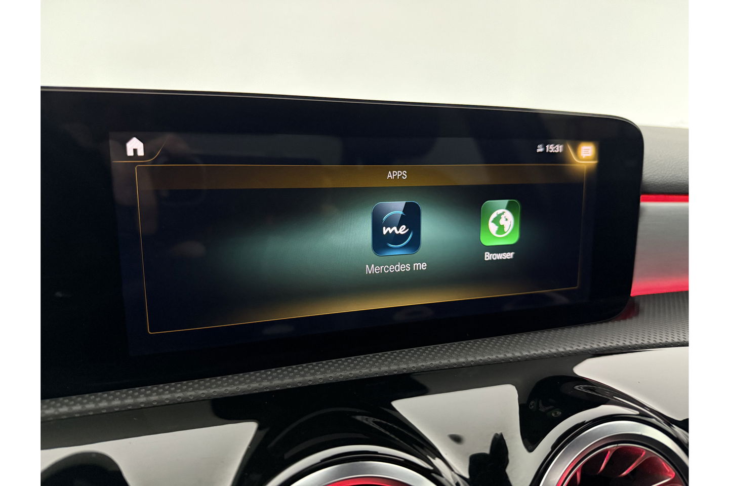 Mercedes-Benz A-Klasse 180 AMG Pano Sfeer Burmester Camera Virtual LED Memory Seats Clima Cruise Navi PDC 18''LMV