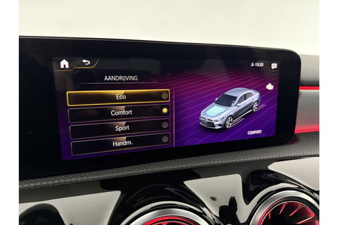 Mercedes-Benz A-Klasse 180 AMG Pano Sfeer Burmester Camera Virtual LED Memory Seats Clima Cruise Navi PDC 18''LMV