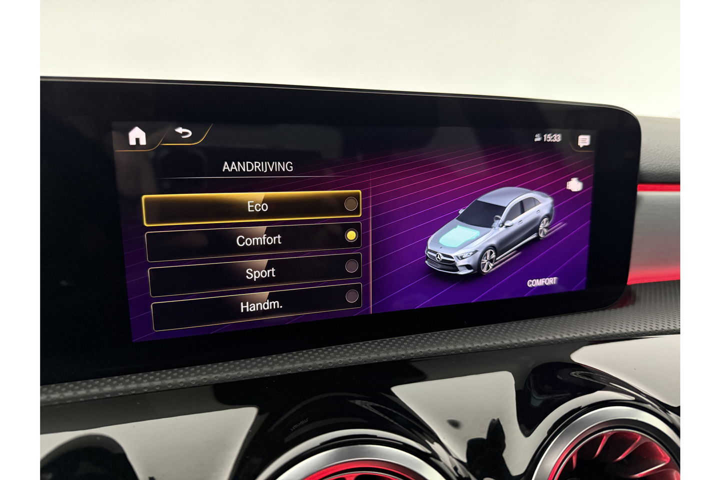 Mercedes-Benz A-Klasse 180 AMG Pano Sfeer Burmester Camera Virtual LED Memory Seats Clima Cruise Navi PDC 18''LMV