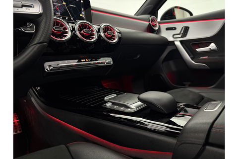 Mercedes-Benz A-Klasse 180 AMG Pano Sfeer Burmester Camera Virtual LED Memory Seats Clima Cruise Navi PDC 18''LMV