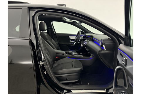 Mercedes-Benz A-Klasse 180 AMG Pano Sfeer Burmester Camera Virtual LED Memory Seats Clima Cruise Navi PDC 18''LMV