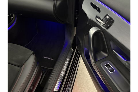 Mercedes-Benz A-Klasse 180 AMG Pano Sfeer Burmester Camera Virtual LED Memory Seats Clima Cruise Navi PDC 18''LMV