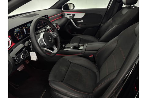Mercedes-Benz A-Klasse 180 AMG Pano Sfeer Burmester Camera Virtual LED Memory Seats Clima Cruise Navi PDC 18''LMV