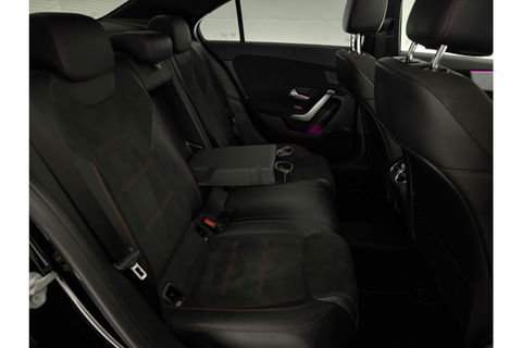 Mercedes-Benz A-Klasse 180 AMG Pano Sfeer Burmester Camera Virtual LED Memory Seats Clima Cruise Navi PDC 18''LMV