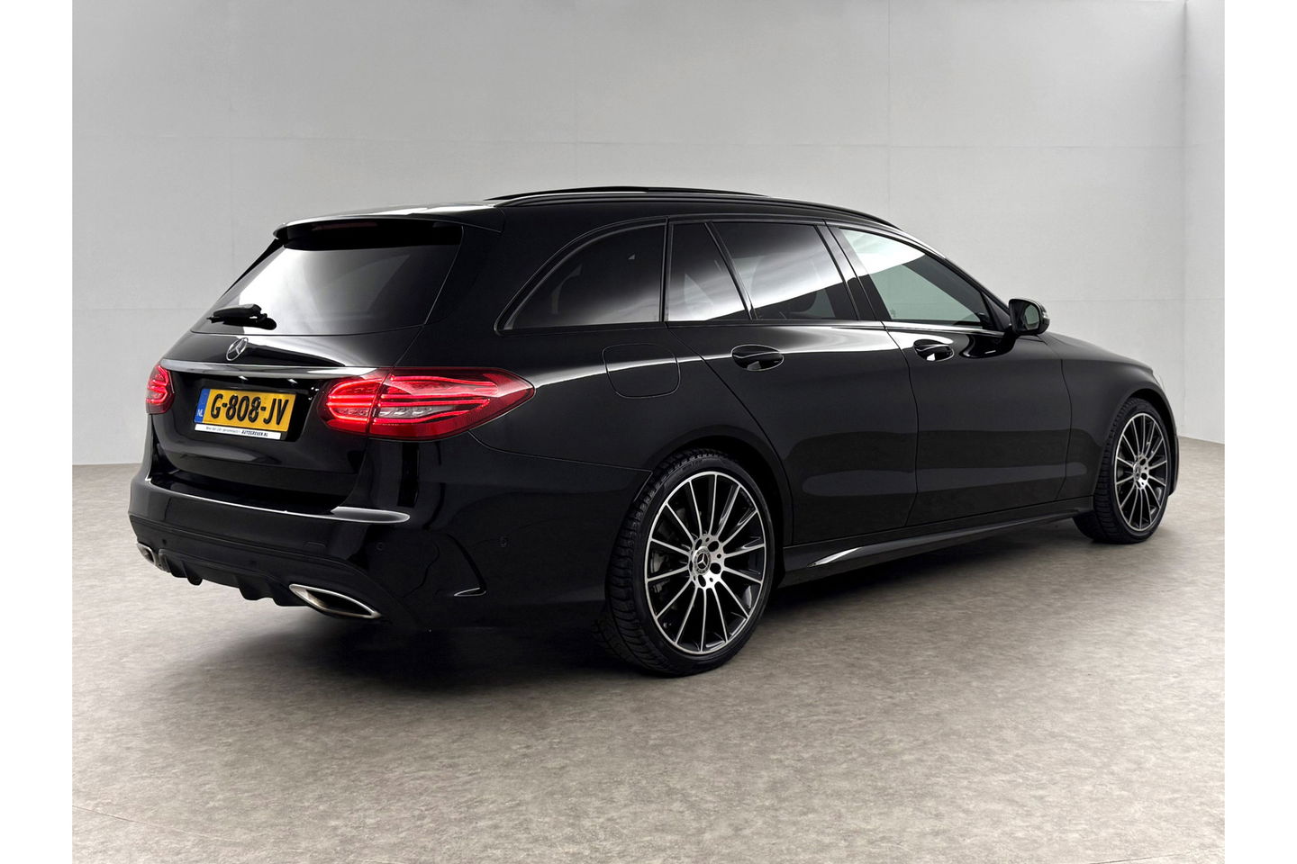 Mercedes-Benz C-Klasse 180 AMG 157PK Pano Trekhaak Sfeerverl. LED Virtual 19"LMV Camera Carplay Cruise Clima Navi Leder PDC