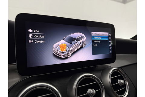 Mercedes-Benz C-Klasse 180 AMG 157PK Pano Trekhaak Sfeerverl. LED Virtual 19"LMV Camera Carplay Cruise Clima Navi Leder PDC