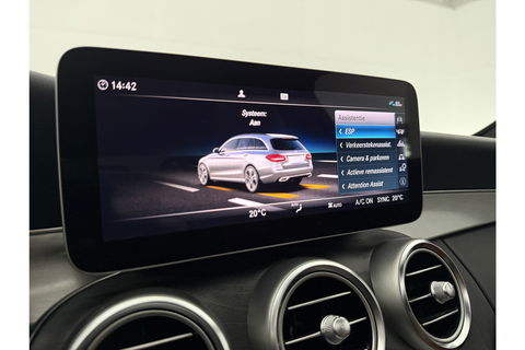 Mercedes-Benz C-Klasse 180 AMG 157PK Pano Trekhaak Sfeerverl. LED Virtual 19"LMV Camera Carplay Cruise Clima Navi Leder PDC