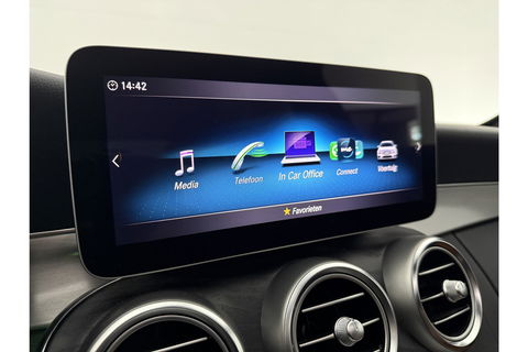 Mercedes-Benz C-Klasse 180 AMG 157PK Pano Trekhaak Sfeerverl. LED Virtual 19"LMV Camera Carplay Cruise Clima Navi Leder PDC