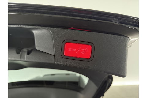 Mercedes-Benz C-Klasse 180 AMG 157PK Pano Trekhaak Sfeerverl. LED Virtual 19"LMV Camera Carplay Cruise Clima Navi Leder PDC