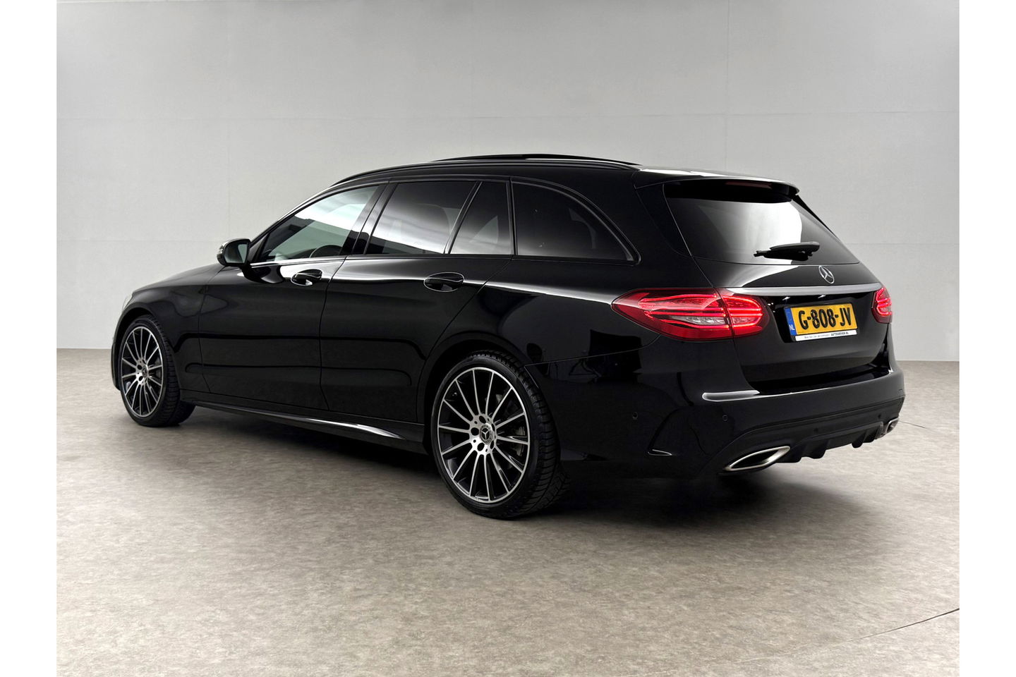 Mercedes-Benz C-Klasse 180 AMG 157PK Pano Trekhaak Sfeerverl. LED Virtual 19"LMV Camera Carplay Cruise Clima Navi Leder PDC