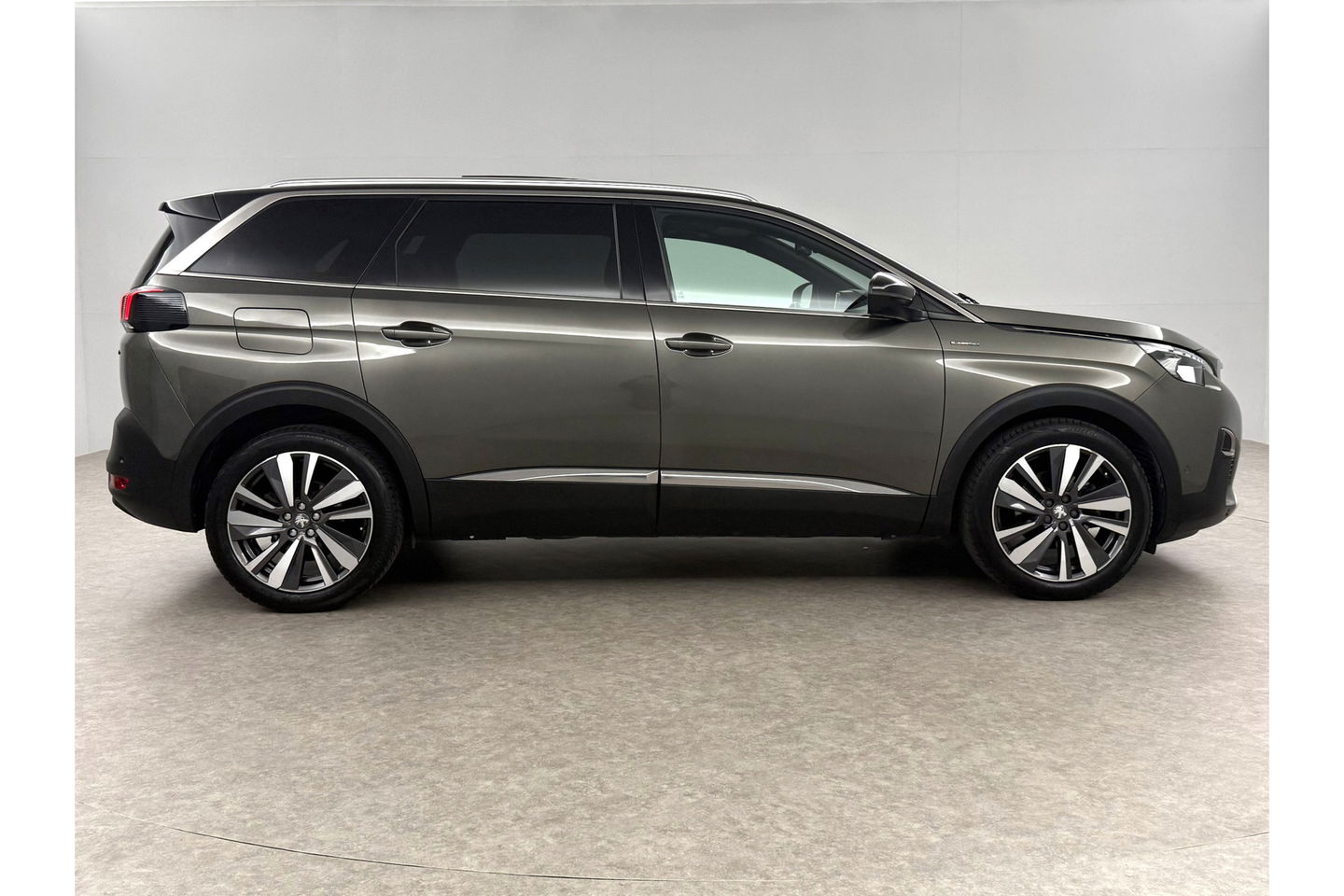 Peugeot 5008 1.2 PureTech GT-Line 7 Persoons Pano Sfeer 360Camera Virtual Carplay LED Clima Cruise Navi PDC 19''LMV