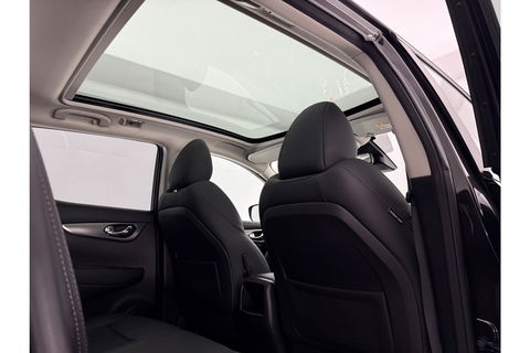 Nissan QASHQAI 1.2 Business Edition 360Camera Panoview LED Clima Cruise Trekhaak PDC 17"LMV Navi Stoelverwarming