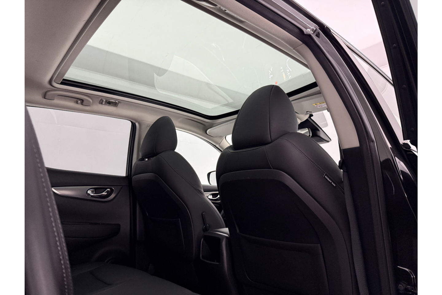 Nissan QASHQAI 1.2 Business Edition 360Camera Panoview LED Clima Cruise Trekhaak PDC 17"LMV Navi Stoelverwarming