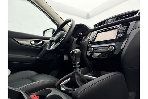 Nissan QASHQAI 1.2 Business Edition 360Camera Panoview LED Clima Cruise Trekhaak PDC 17"LMV Navi Stoelverwarming