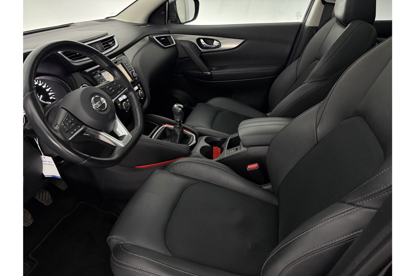 Nissan QASHQAI 1.2 Business Edition 360Camera Panoview LED Clima Cruise Trekhaak PDC 17"LMV Navi Stoelverwarming