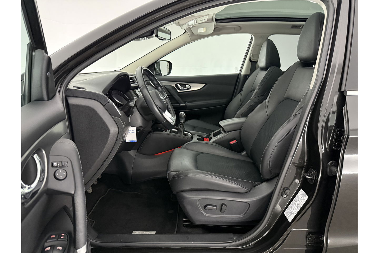Nissan QASHQAI 1.2 Business Edition 360Camera Panoview LED Clima Cruise Trekhaak PDC 17"LMV Navi Stoelverwarming