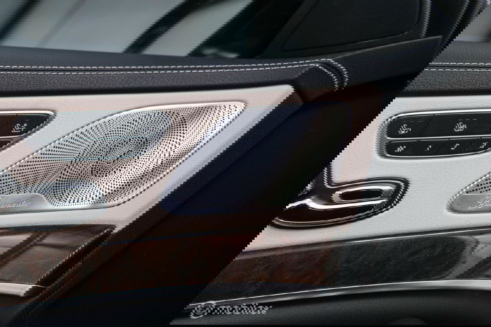 Mercedes-Benz S-Klasse 350 Prestige Plus | Massage | NAP NL auto | 2e eigenaar | Nightvision | Softclose | Burmester | Adaptive | Panorama | Trekhaak |