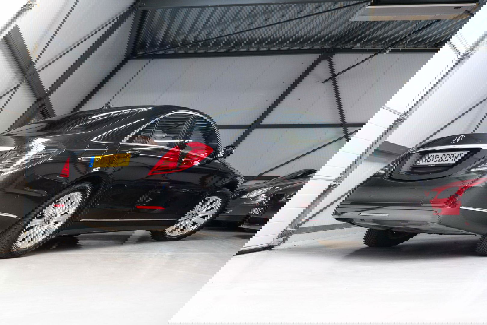 Mercedes-Benz S-Klasse 350 Prestige Plus | Massage | NAP NL auto | 2e eigenaar | Nightvision | Softclose | Burmester | Adaptive | Panorama | Trekhaak |
