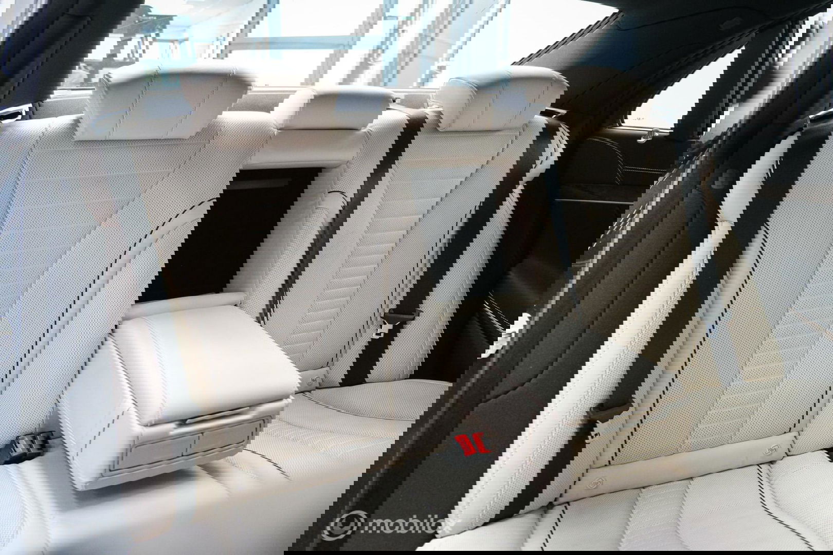 Mercedes-Benz S-Klasse 350 Prestige Plus | Massage | NAP NL auto | 2e eigenaar | Nightvision | Softclose | Burmester | Adaptive | Panorama | Trekhaak |