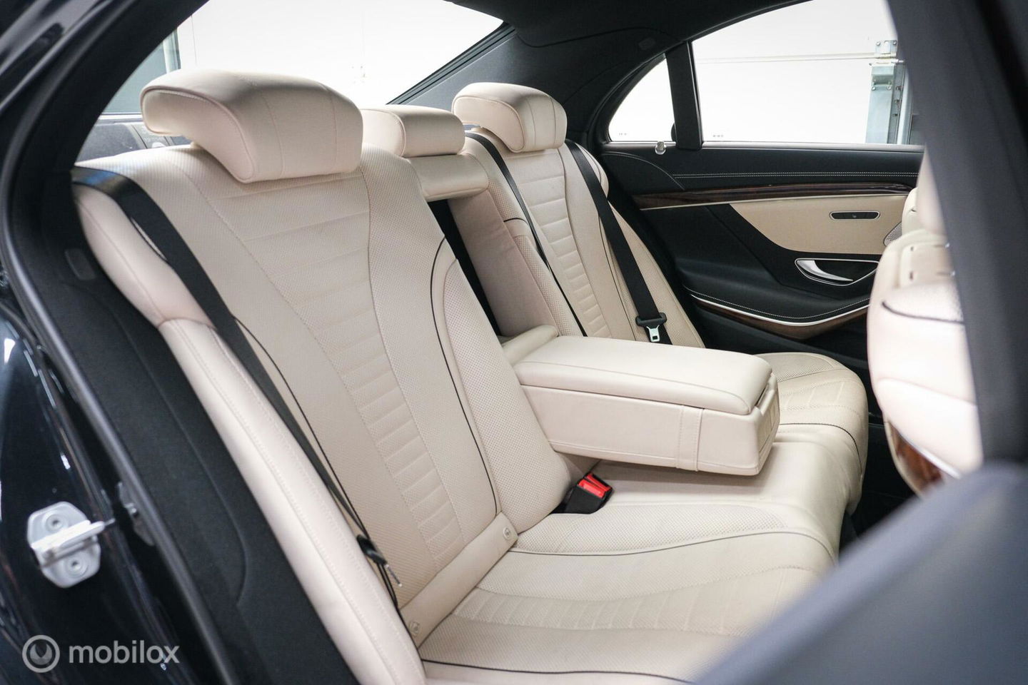 Mercedes-Benz S-Klasse 350 Prestige Plus | Massage | NAP NL auto | 2e eigenaar | Nightvision | Softclose | Burmester | Adaptive | Panorama | Trekhaak |