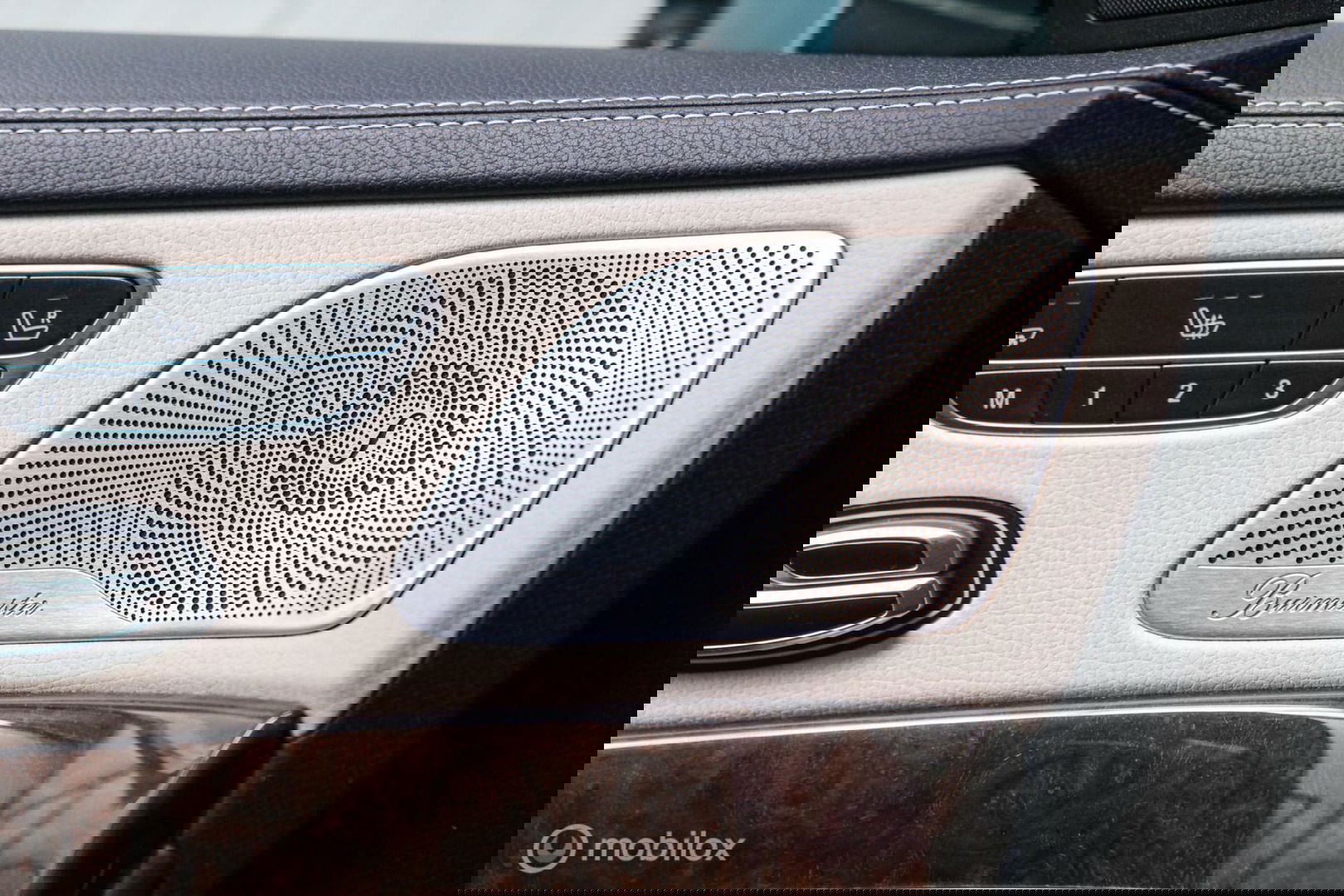Mercedes-Benz S-Klasse 350 Prestige Plus | Massage | NAP NL auto | 2e eigenaar | Nightvision | Softclose | Burmester | Adaptive | Panorama | Trekhaak |
