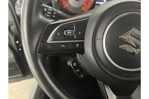 Suzuki Jimny 1.5 Style 4x4 AWD 4 Persoons Bullbar Clima Cruise Navi DAB+ 15"LMV Stoelverwarming
