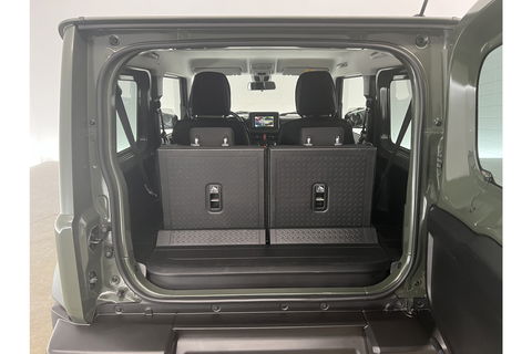 Suzuki Jimny 1.5 Style 4x4 AWD 4 Persoons Bullbar Clima Cruise Navi DAB+ 15"LMV Stoelverwarming