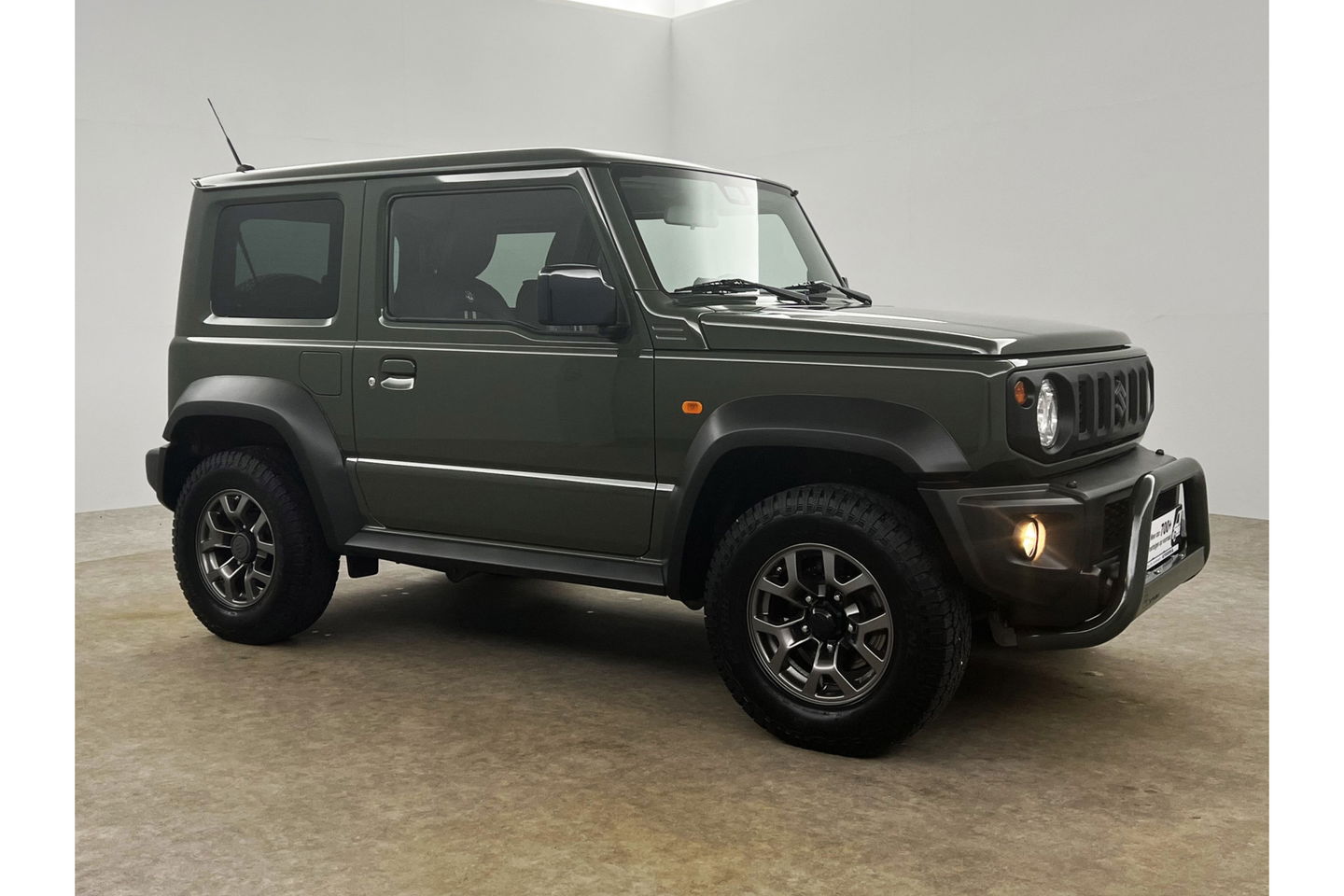 Suzuki Jimny 1.5 Style 4x4 AWD 4 Persoons Bullbar Clima Cruise Navi DAB+ 15"LMV Stoelverwarming