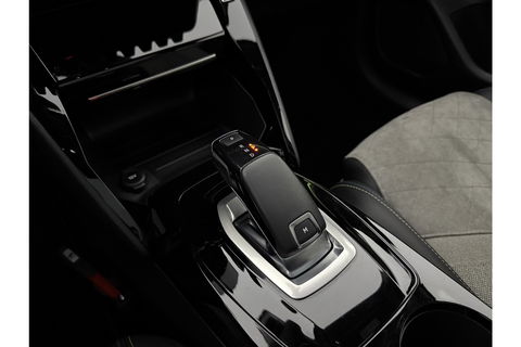 Peugeot 208 1.2 PureTech GT Pack 131PK 360Camera Pano Sfeerverl. Carplay LED Virtual Clima Cruise Navi PDC 17''LMV