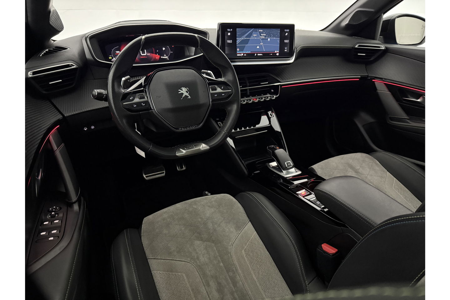 Peugeot 208 1.2 PureTech GT Pack 131PK 360Camera Pano Sfeerverl. Carplay LED Virtual Clima Cruise Navi PDC 17''LMV