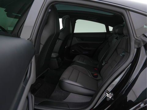 Porsche Taycan Performance 84 kWh [ 3-Fase ] Aut. *PANO | HEAT-PUMP | SPORT-CHRONO-PACK | LEATHER-MICROFIBRE | FULL-LED | MEMORY-PACK | BOSE-SOUND | AIR-SUSPENSION | BLINDSPOT | HEATED-SPORT-SEATS | CAMERA | DAB+ | ECC | PDC | 20''ALU*