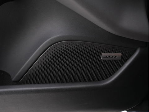 Porsche Taycan Performance 84 kWh [ 3-Fase ] Aut. *PANO | HEAT-PUMP | SPORT-CHRONO-PACK | LEATHER-MICROFIBRE | FULL-LED | MEMORY-PACK | BOSE-SOUND | AIR-SUSPENSION | BLINDSPOT | HEATED-SPORT-SEATS | CAMERA | DAB+ | ECC | PDC | 20''ALU*