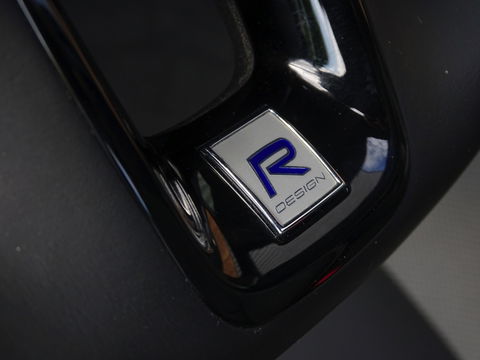 Volvo S60 2.0 T5 251PK / R-Design / Harman Kardon / Head-Up *NAP*