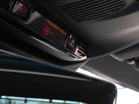 Volvo S60 2.0 T5 251PK / R-Design / Harman Kardon / Head-Up *NAP*