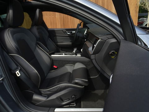 Volvo S60 2.0 T5 251PK / R-Design / Harman Kardon / Head-Up *NAP*