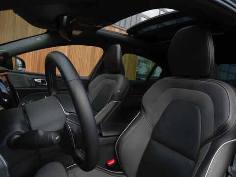 Volvo S60 2.0 T5 251PK / R-Design / Harman Kardon / Head-Up *NAP*
