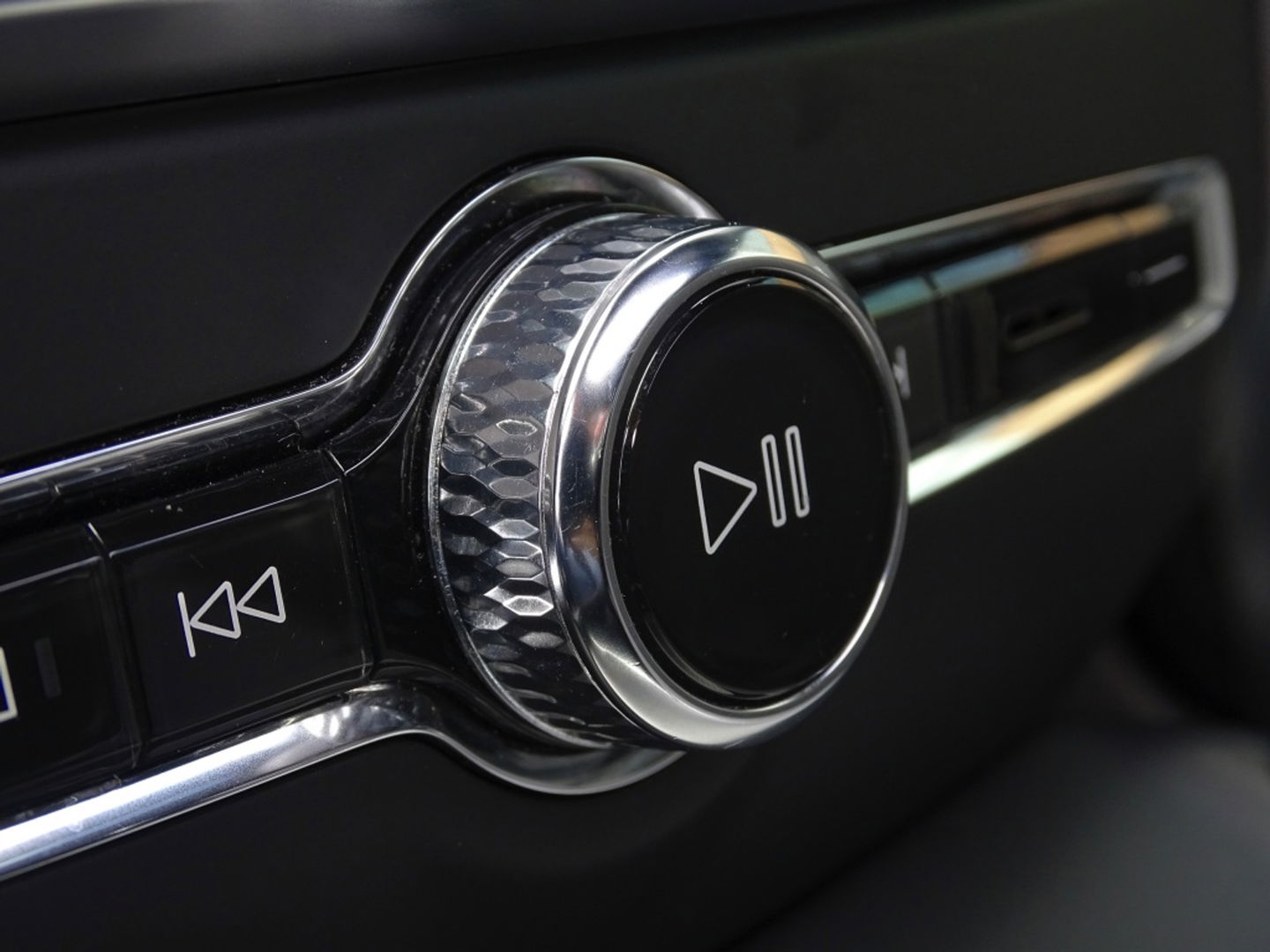 Volvo S60 2.0 T5 251PK / R-Design / Harman Kardon / Head-Up *NAP*