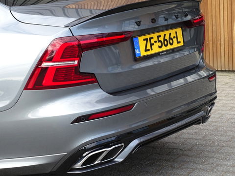 Volvo S60 2.0 T5 251PK / R-Design / Harman Kardon / Head-Up *NAP*