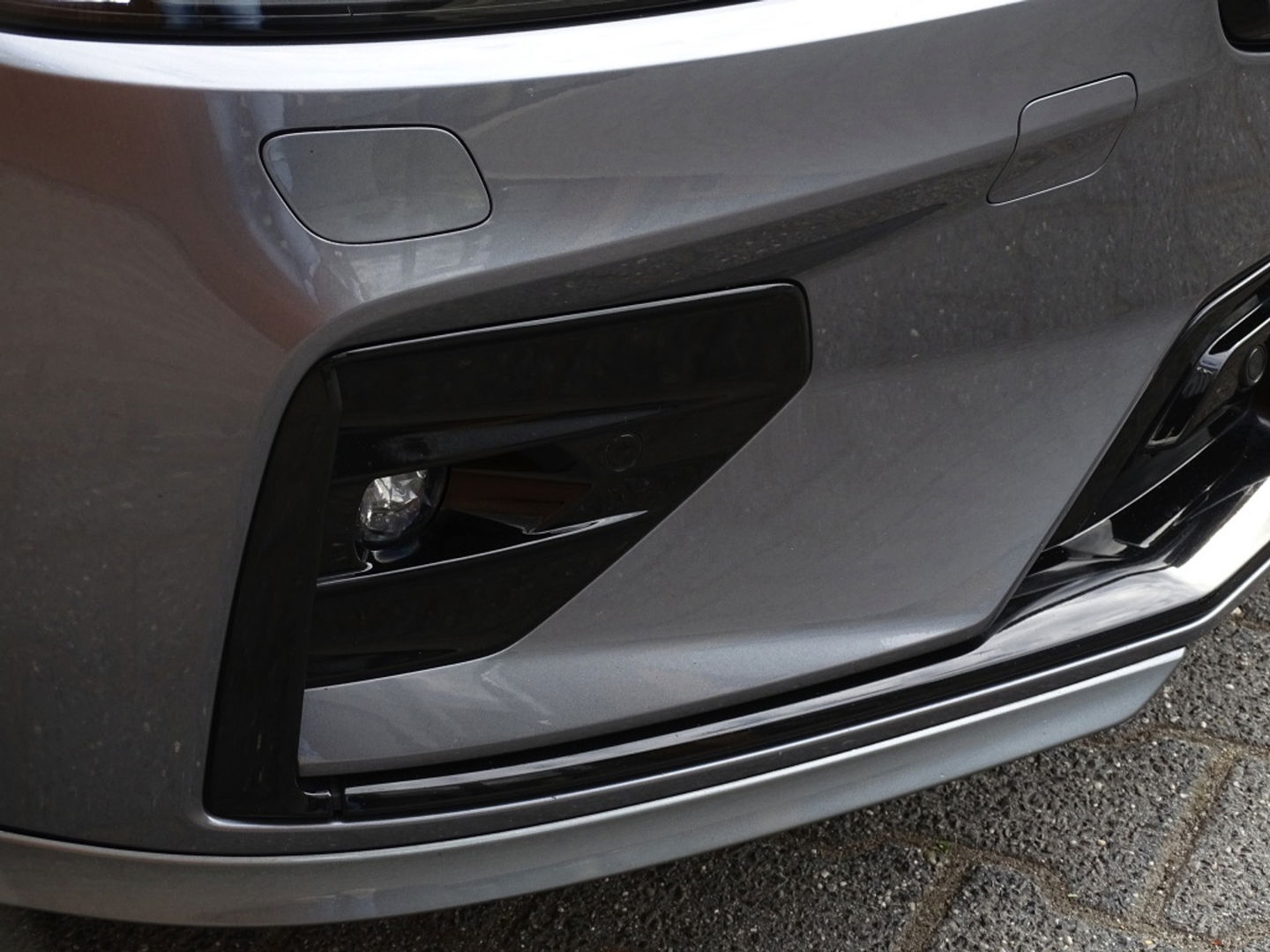 Volvo S60 2.0 T5 251PK / R-Design / Harman Kardon / Head-Up *NAP*