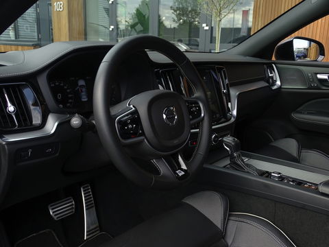 Volvo S60 2.0 T5 251PK / R-Design / Harman Kardon / Head-Up *NAP*