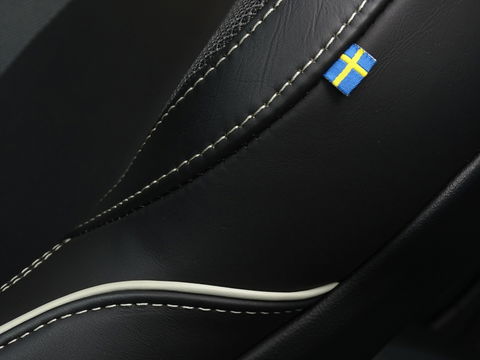 Volvo S60 2.0 T5 251PK / R-Design / Harman Kardon / Head-Up *NAP*