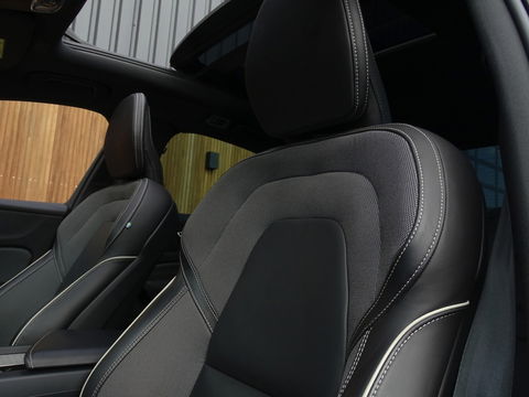 Volvo S60 2.0 T5 251PK / R-Design / Harman Kardon / Head-Up *NAP*